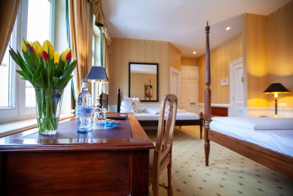 Hotel Niederlaendischer Hof Шверін Екстер'єр фото