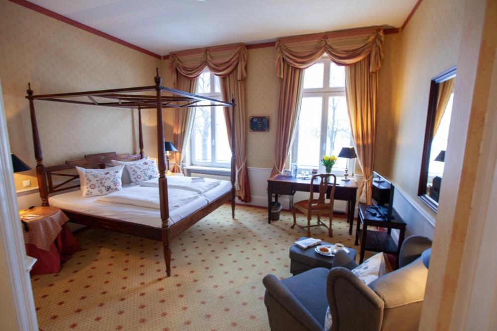 Hotel Niederlaendischer Hof Шверін Екстер'єр фото