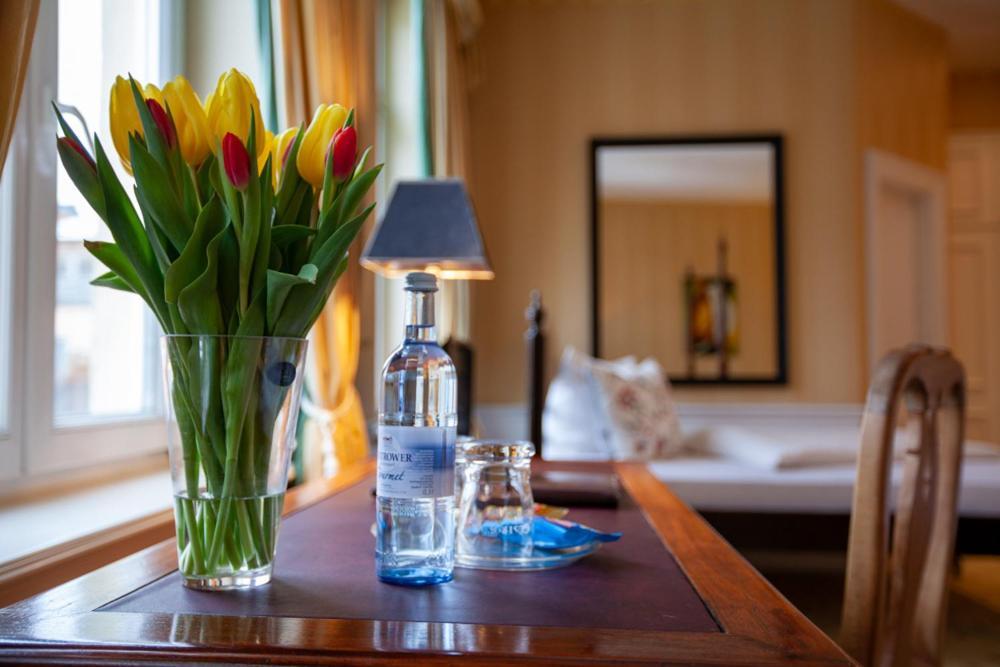 Hotel Niederlaendischer Hof Шверін Екстер'єр фото