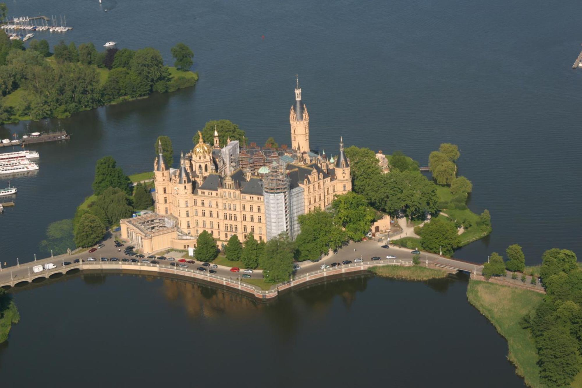 Hotel Niederlaendischer Hof Шверін Екстер'єр фото