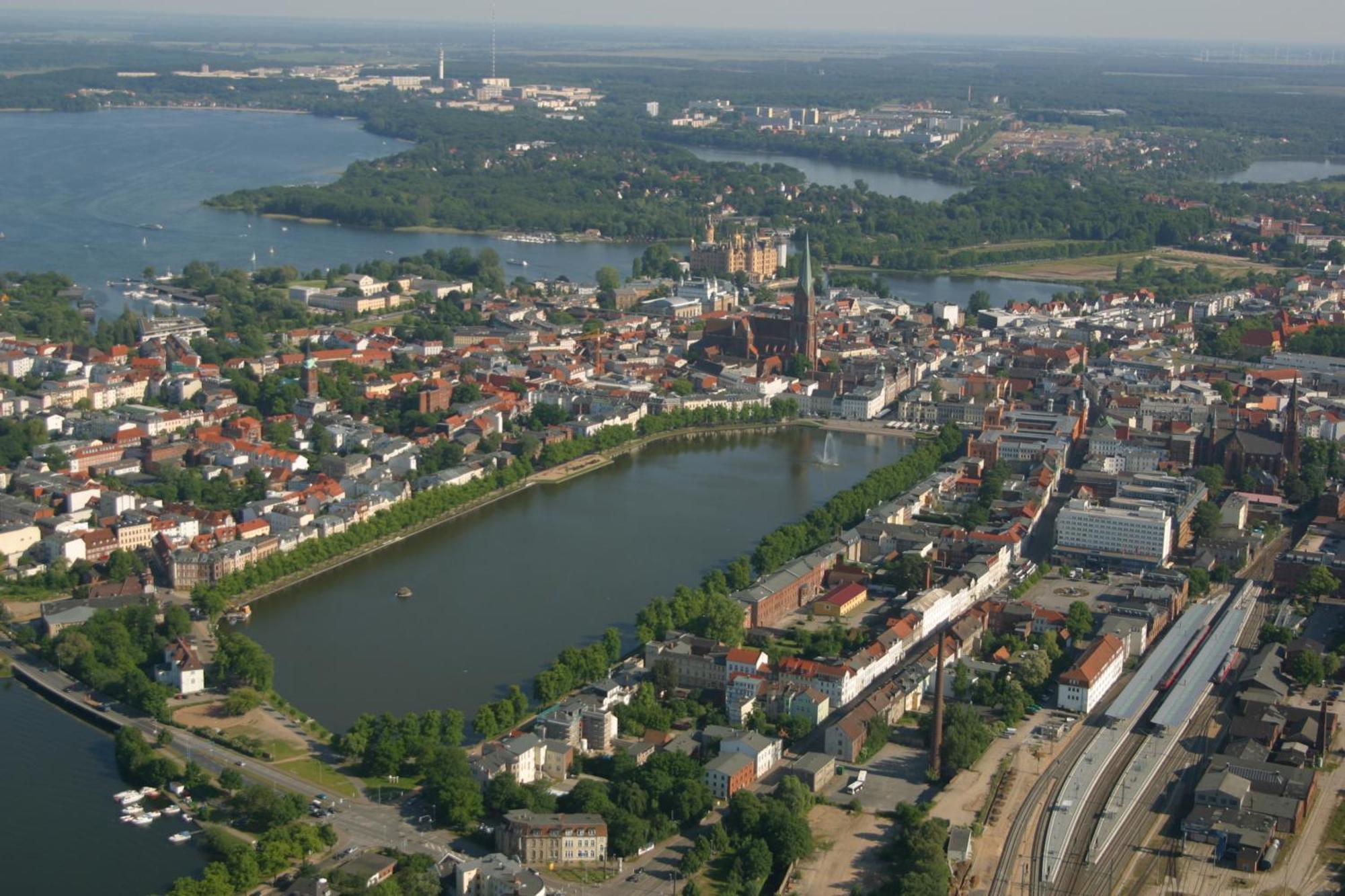 Hotel Niederlaendischer Hof Шверін Екстер'єр фото
