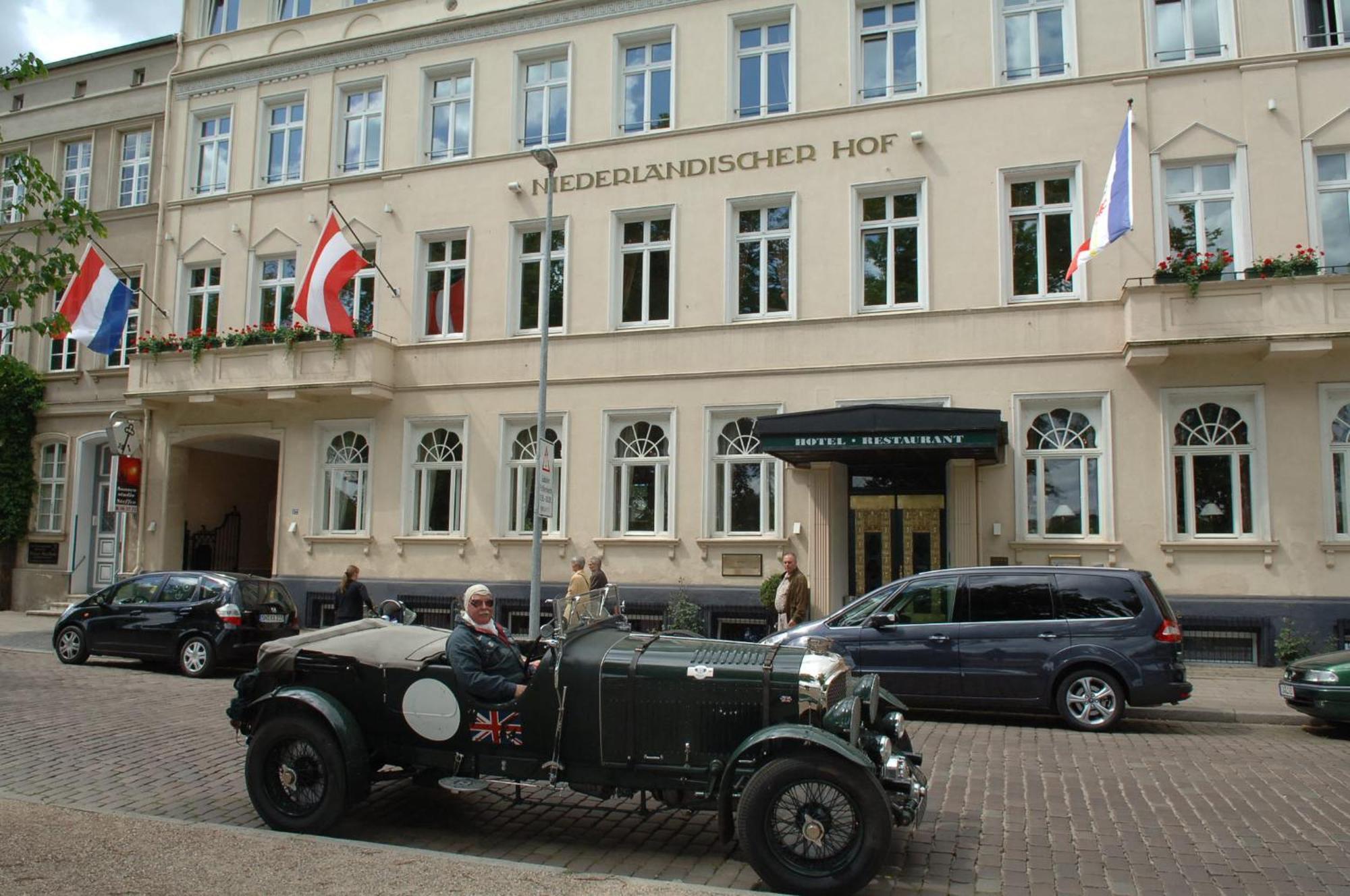 Hotel Niederlaendischer Hof Шверін Екстер'єр фото