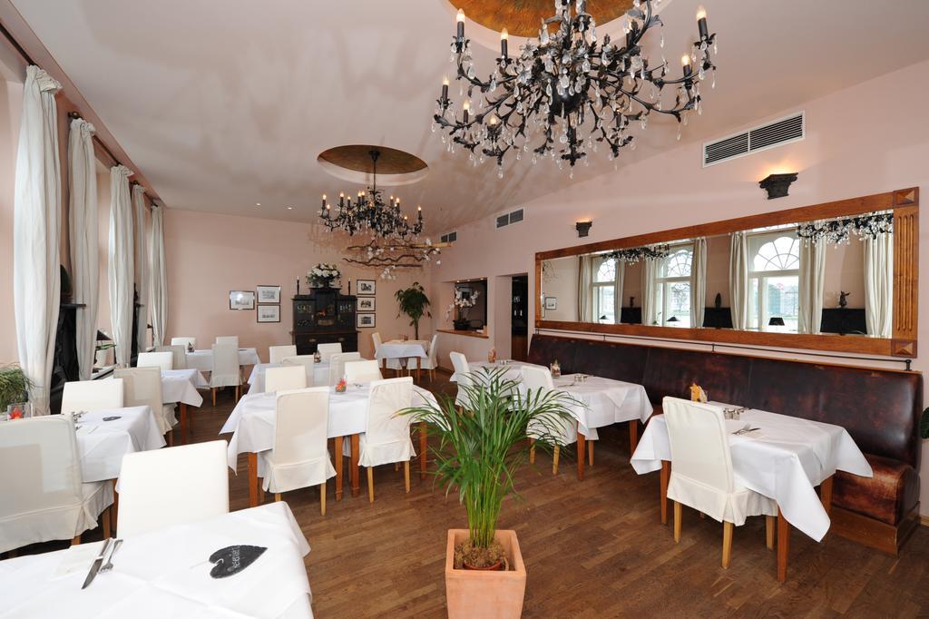 Hotel Niederlaendischer Hof Шверін Екстер'єр фото