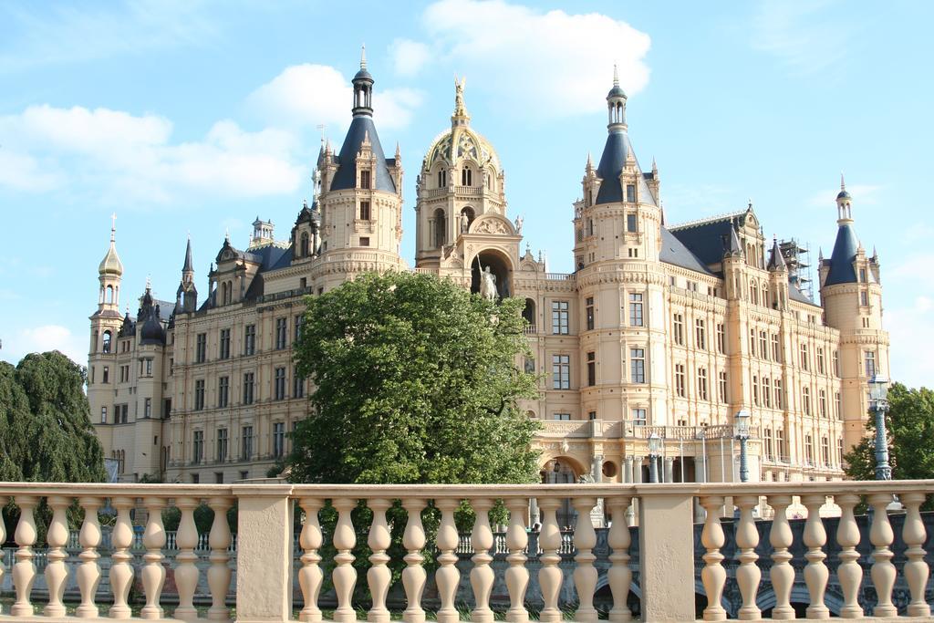Hotel Niederlaendischer Hof Шверін Екстер'єр фото