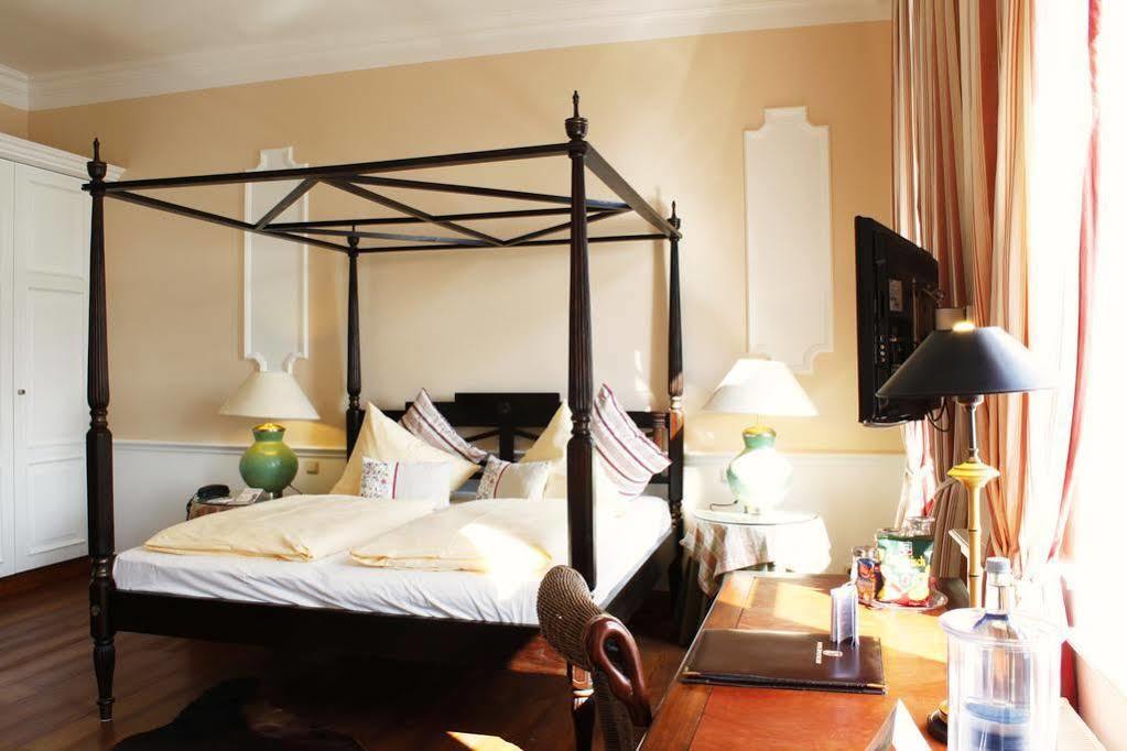 Hotel Niederlaendischer Hof Шверін Екстер'єр фото
