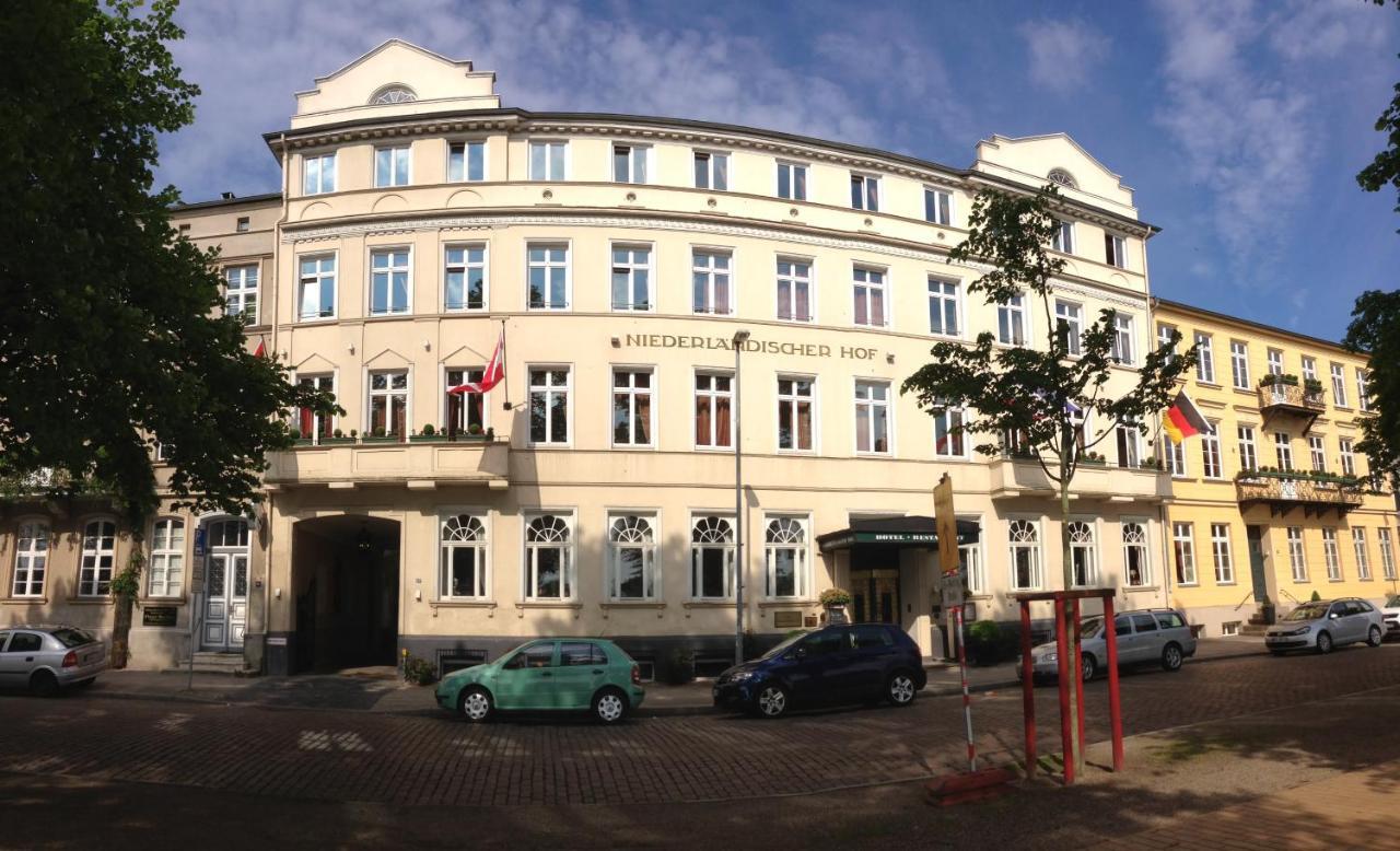 Hotel Niederlaendischer Hof Шверін Екстер'єр фото